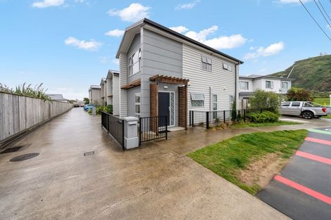 Photo of property in 2 Ronalds Way, Taita, Lower Hutt, 5011