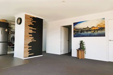 Photo of property in 12 Te Taniwha Road, One Tree Point, 0118