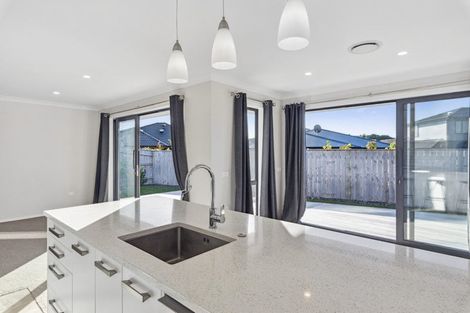 Photo of property in 5 Pohe Street, Waikanae, 5036