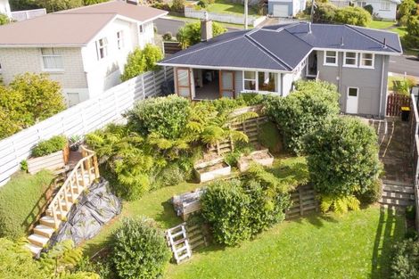 Photo of property in 64 Mark Avenue, Paparangi, Wellington, 6037