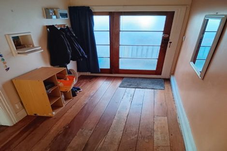 Photo of property in 23 Hawker Street, Mount Victoria, Wellington, 6011