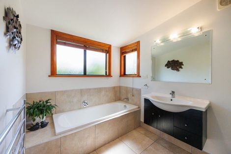 Photo of property in 443 Stoney Creek Road, Kelvin Grove, Palmerston North, 4470