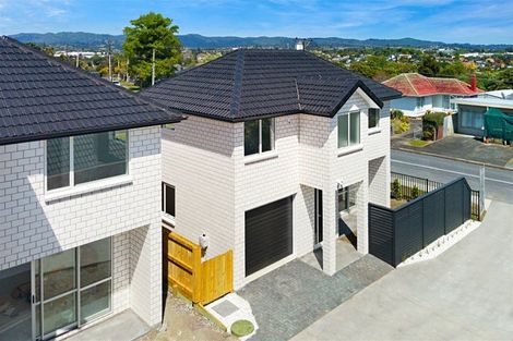 Photo of property in 14c Kirrie Avenue, Te Atatu South, Auckland, 0610