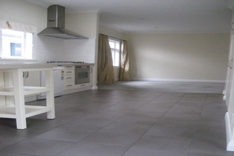 Photo of property in 332 Adelaide Road, Newtown, Wellington, 6021