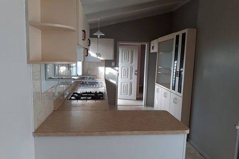 Photo of property in 6 Somerset Crescent, Highbury, Palmerston North, 4412