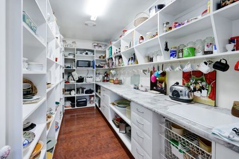 Photo of property in 3 Karina Road, Merrilands, New Plymouth, 4312