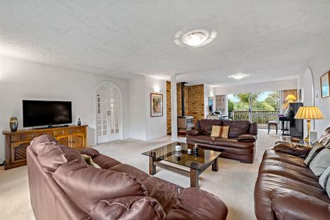 Photo of property in 17 Edgerton Road, Te Atatu Peninsula, Auckland, 0610