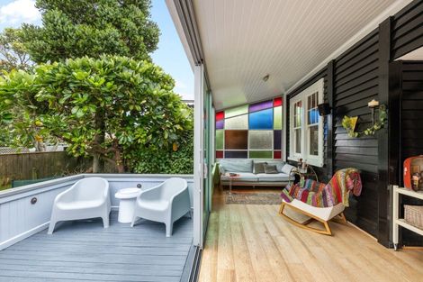 Photo of property in 112a Hine Street, New Plymouth, 4310