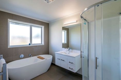 Photo of property in 55 Garth Road, Levin, 5571