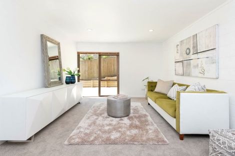 Photo of property in 9 Lastel Place, Shelly Park, Auckland, 2014