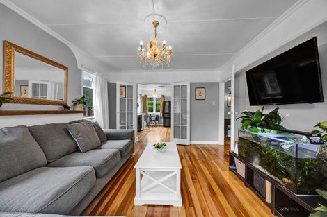 Photo of property in 12 Brooklands Road, New Plymouth, 4310