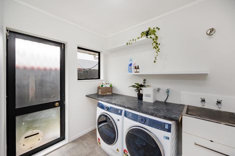 Photo of property in 28 Jefferson Crescent, Milson, Palmerston North, 4414