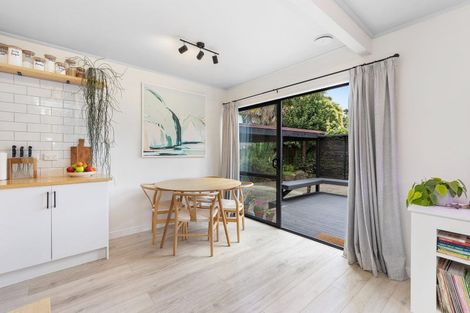 Photo of property in 176 Solar Road, Glen Eden, Auckland, 0602