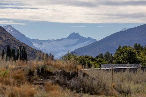 Photo of property in 4 Glenbrook Lane, Wanaka, 9305