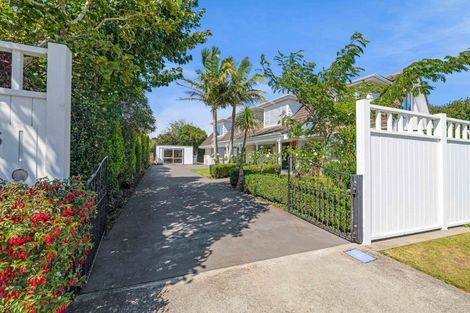 Photo of property in 5 Tamati Place, Merrilands, New Plymouth, 4312