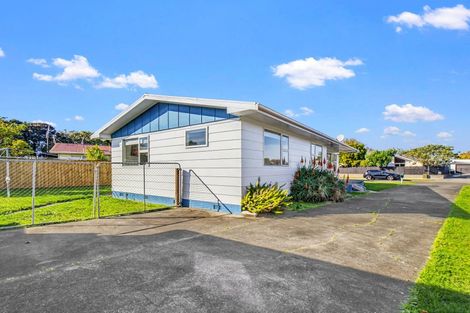 Photo of property in 37 Kimberley Grove, Westbrook, Palmerston North, 4412