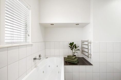 Photo of property in 87 Avondale Road, Greenmeadows, Napier, 4112