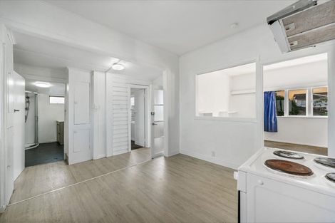 Photo of property in 72 Don Buck Road, Massey, Auckland, 0614