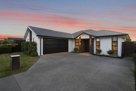 Photo of property in 27 Taiore Crescent, Marshland, Christchurch, 8083