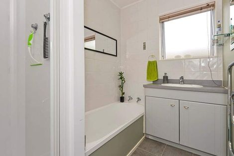 Photo of property in 130b Lakeside Drive, Orewa, 0931