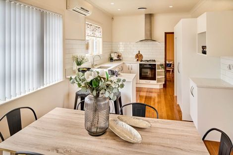 Photo of property in 10 Avon Street, Waterloo, Lower Hutt, 5011