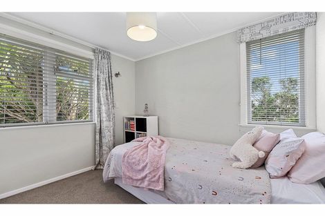 Photo of property in 69 Salford Street, Newlands, Wellington, 6037