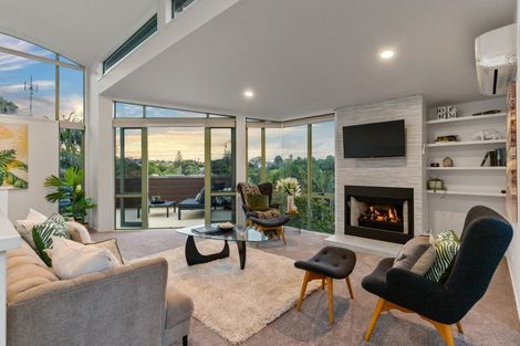 Photo of property in 1/85 Castor Bay Road, Castor Bay, Auckland, 0620
