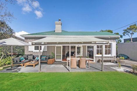 Photo of property in 229 Eskdale Road, Birkenhead, Auckland, 0626