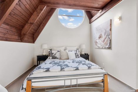 Photo of property in 7 Cobblestone Lane, Hillcrest, Auckland, 0627