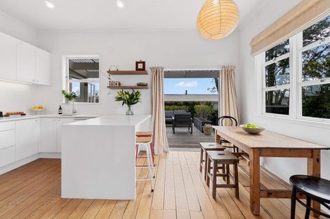 Photo of property in 236 Birkdale Road, Birkdale, Auckland, 0626