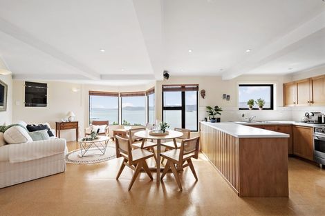 Photo of property in 38 Napier Street, Karaka Bays, Wellington, 6022