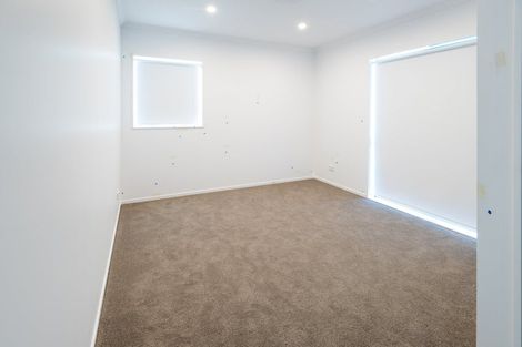 Photo of property in 9 Waituarua Drive, Takanini, 2112