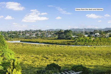 Photo of property in 17 Edgerton Road, Te Atatu Peninsula, Auckland, 0610