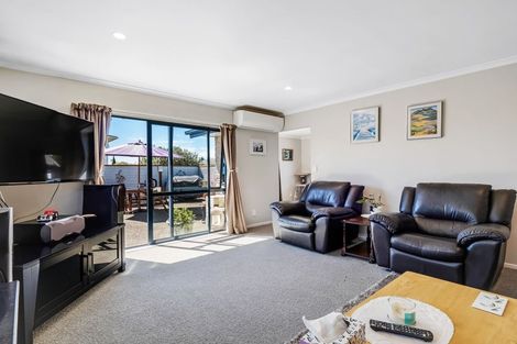 Photo of property in 32 Somerset Crescent, Highbury, Palmerston North, 4412