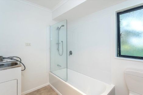 Photo of property in 70 Solar Road, Glen Eden, Auckland, 0602