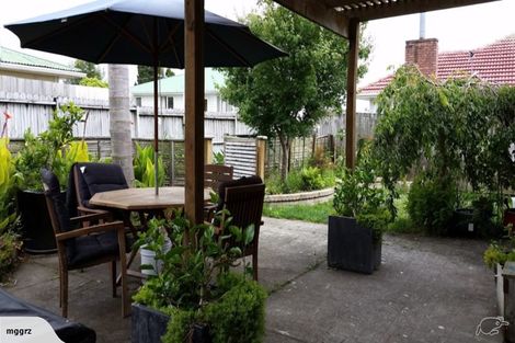 Photo of property in 4 Tawa Road, Te Atatu Peninsula, Auckland, 0610