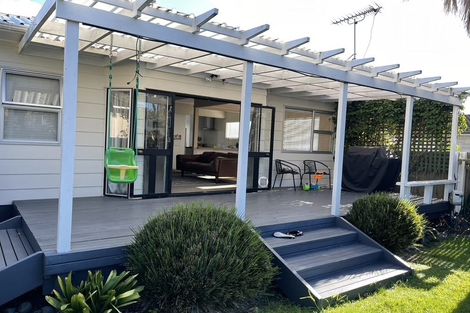 Photo of property in 1/59 Hattaway Avenue, Bucklands Beach, Auckland, 2012