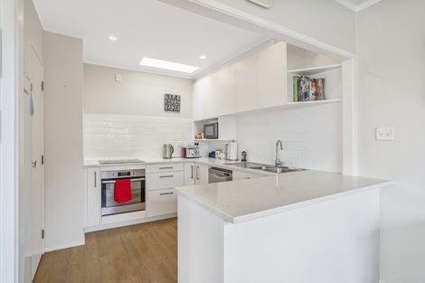 Photo of property in 2/22 Tui Glen Road, Birkenhead, Auckland, 0626