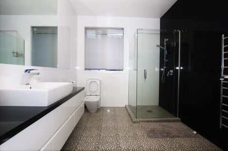 Photo of property in 11 Kinmont Rise, East Tamaki Heights, Auckland, 2016