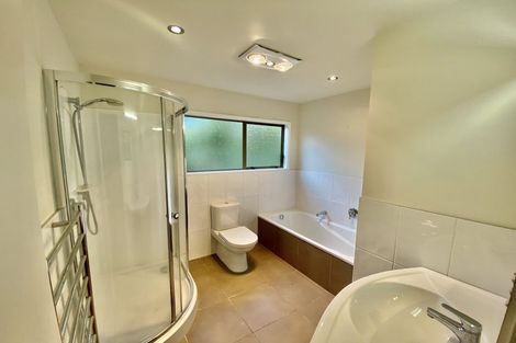 Photo of property in 11 Glenbush Place, Birkenhead, Auckland, 0626