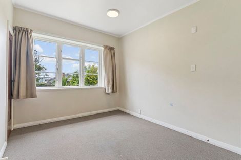 Photo of property in 1 Handley Avenue, Narrow Neck, Auckland, 0624