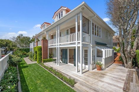 Photo of property in 102a Kitchener Road, Milford, Auckland, 0620