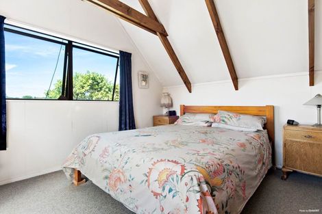 Photo of property in 8a/1 West Lynn Road, Titirangi, Auckland, 0604