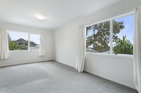 Photo of property in 2/5 Stanley Avenue, Milford, Auckland, 0620