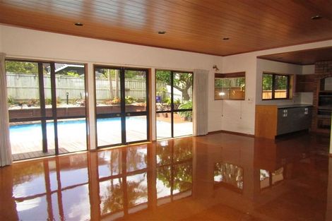 Photo of property in 2/50 Masterton Road, Rothesay Bay, Auckland, 0630