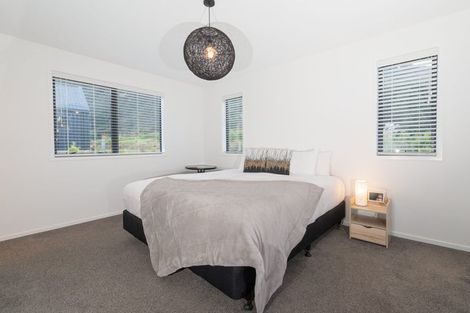 Photo of property in 47 Peregrine Falcon Road, Mount Creighton, Queenstown, 9371