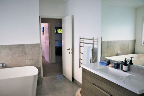 Photo of property in 70 Leeward Drive, Whitianga, 3510