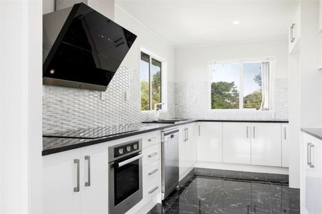 Photo of property in 22 Hartley Terrace, Massey, Auckland, 0614