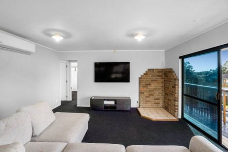 Photo of property in 59 Reynella Drive, Massey, Auckland, 0614