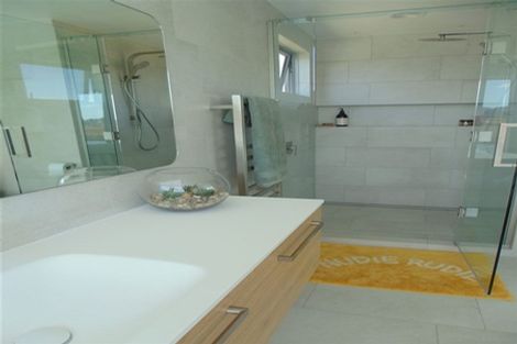 Photo of property in 16 Ngaroma Crescent, Whitianga, 3510